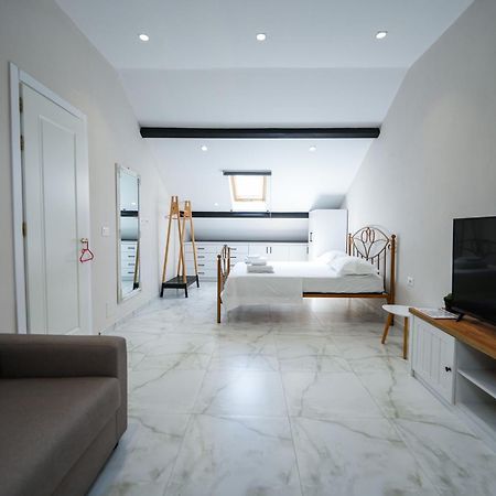 City Center Hideout - Studio Apartment Tirana Exterior foto